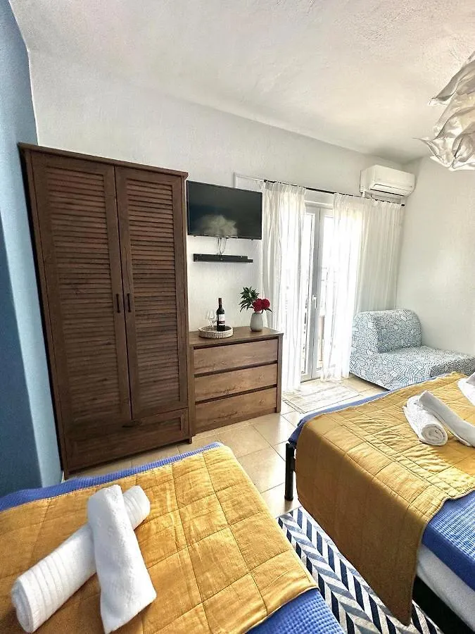 La Scala Family Apartments Nea Roda 0*,  Griechenland